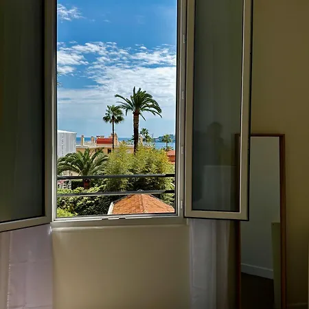 Avec Vue Mer, Refait A Neuf - Climatise - Parking Prive