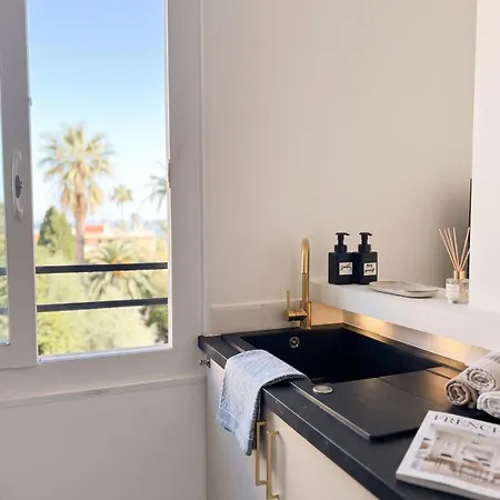 Apartment Avec Vue Mer, Refait A Neuf - Climatise - Parking Prive *